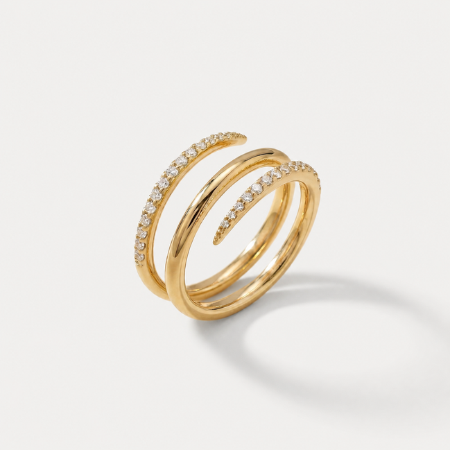 Bague Aure OPALINE PARIS en or avec pierre délicate, vue de face montrant le design élégant et raffinée.