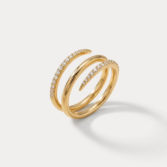 Bague Aure OPALINE PARIS en or avec pierre délicate, vue de face montrant le design élégant et raffinée.