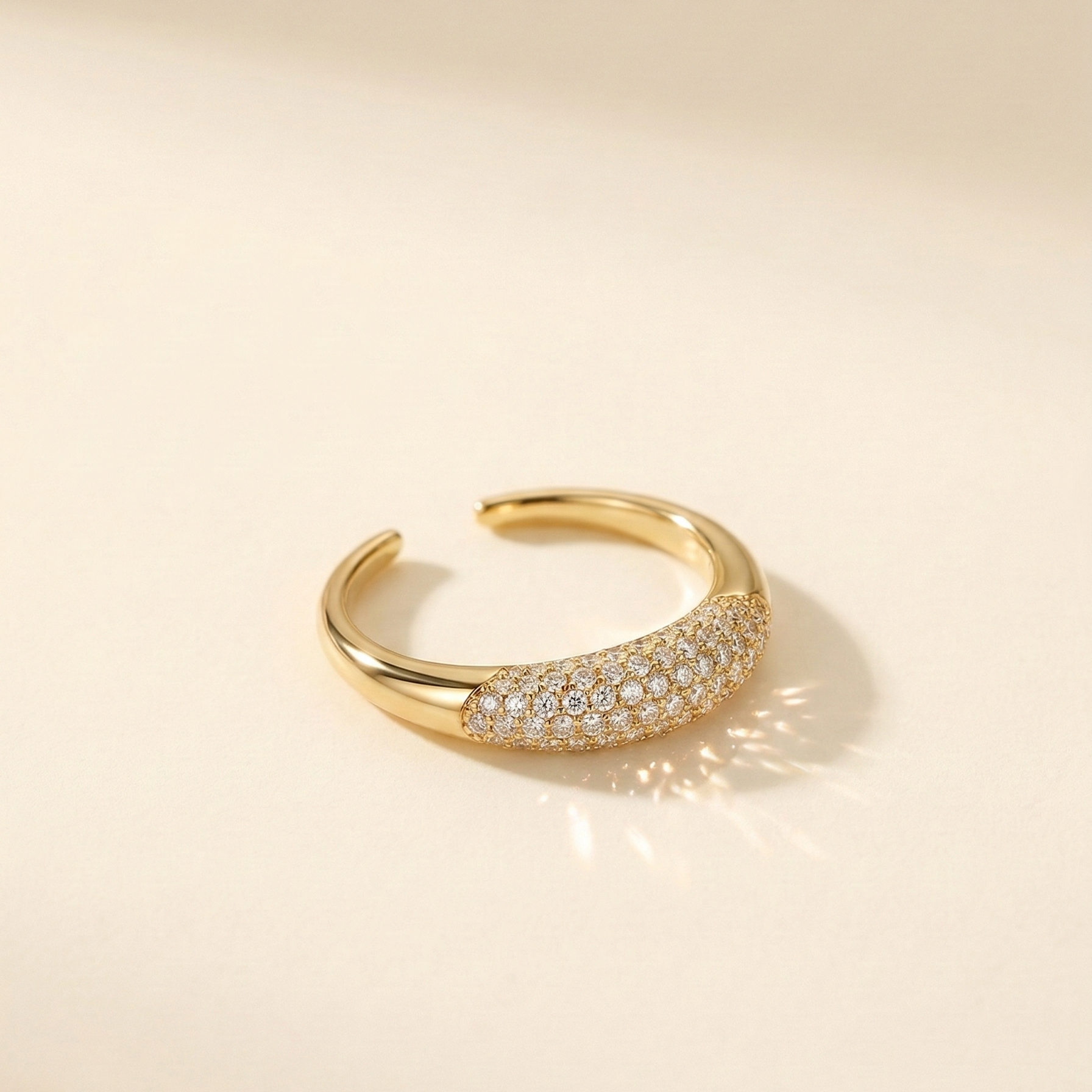 Bague Iris OPALINE PARIS en argent avec pierre colorée, vue de face sur fond blanc.