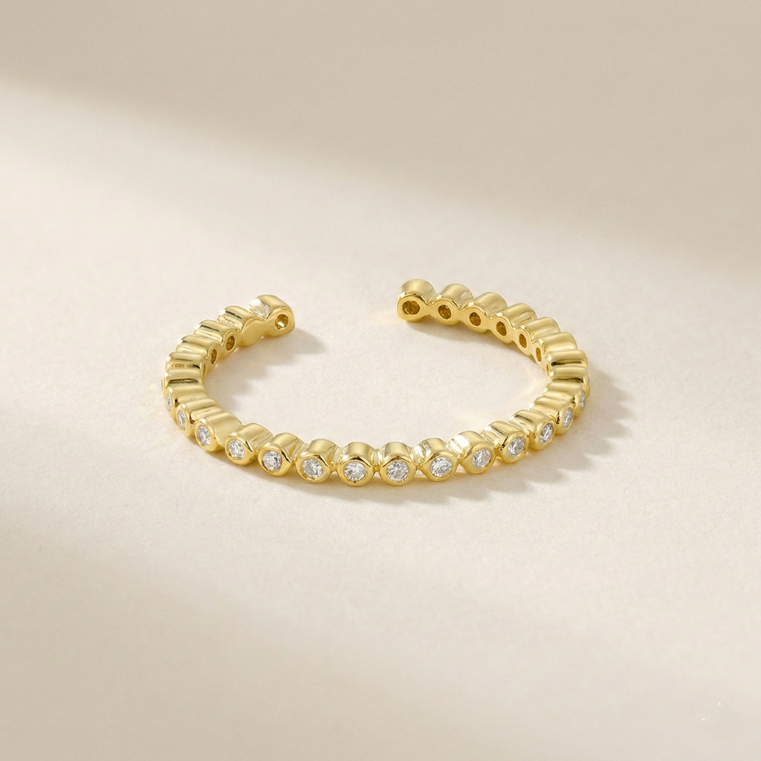 Bague Nea OPALINE PARIS en or avec pierre précieuse, vue de face montrant le design élégant et la finition raffinée