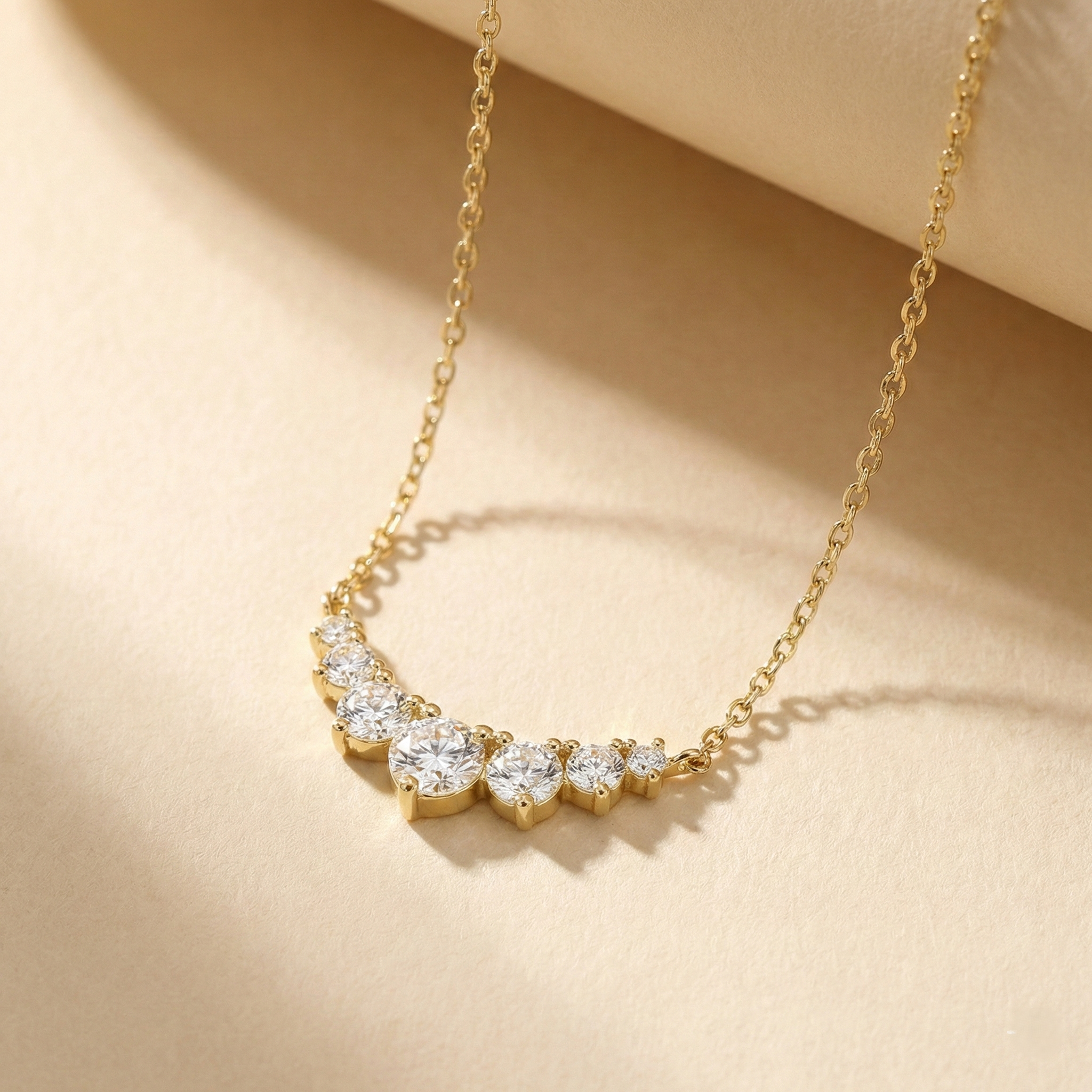 Collier Lumi OPALINE PARIS en acier inoxydable avec pendentif lumineux et design élégant pour femmes.